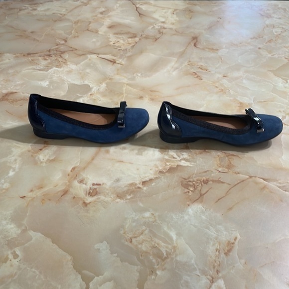 Clarks Unstructured Un Darcey Bow Navy Ballet Flats New Without a Box Size 6 - Picture 6 of 10